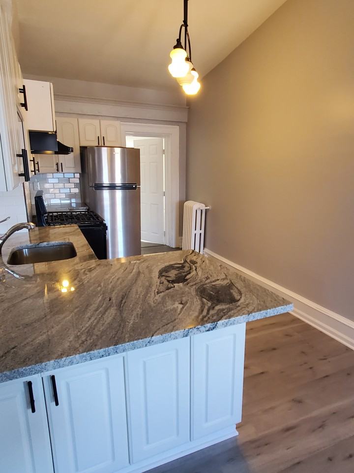 119 Montgomery St #1 - Photo 3 of 19