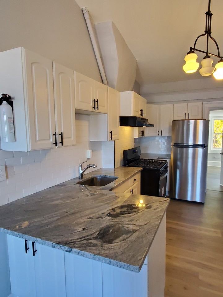 119 Montgomery St #1 - Photo 6 of 19