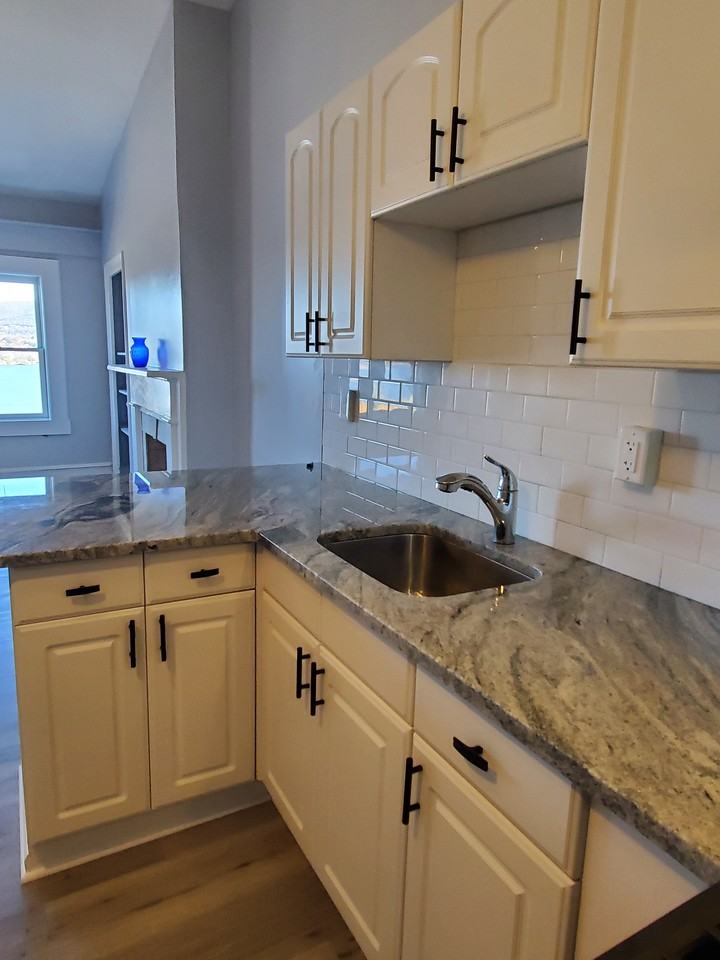 119 Montgomery St #1 - Photo 7 of 19