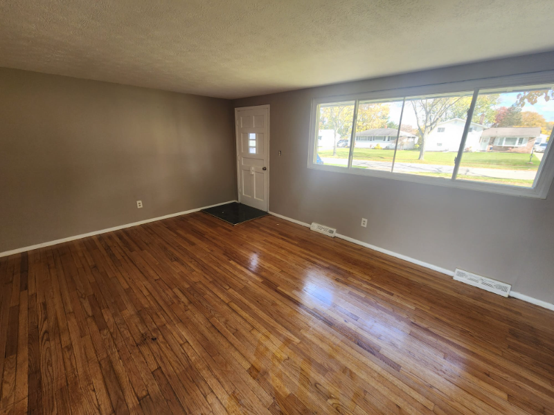 6676 Tupelo Dr - Photo 3 of 12
