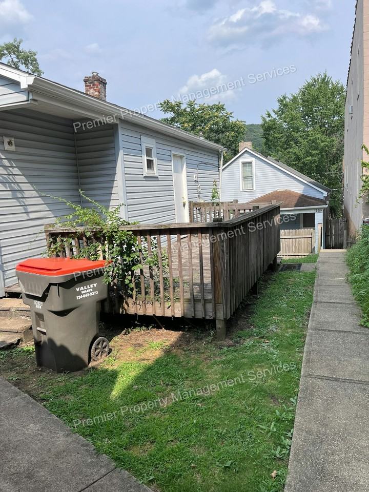 2008 7th Ave - Photo 3 of 15