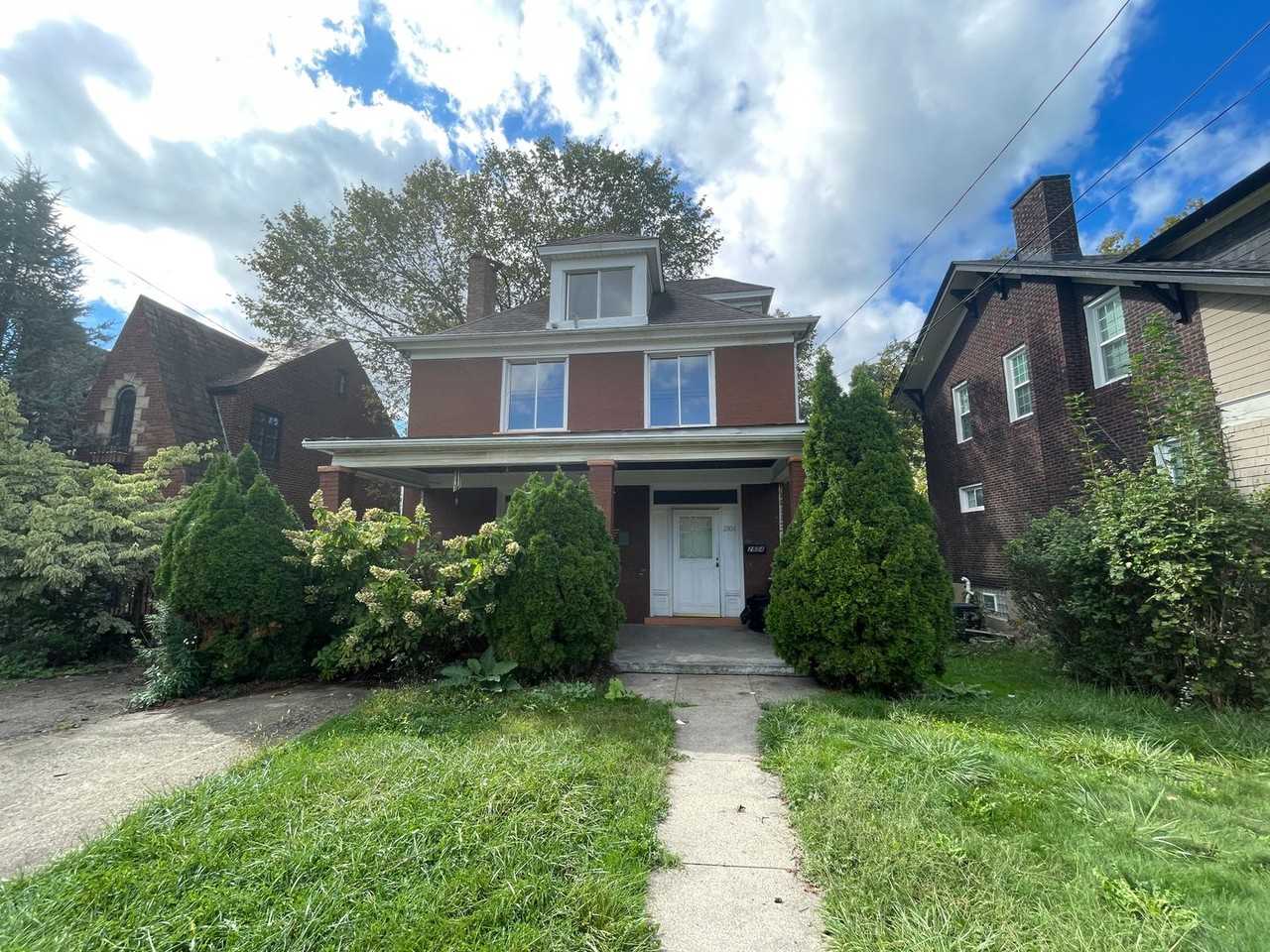 2804 Main St - Photo 2 of 24