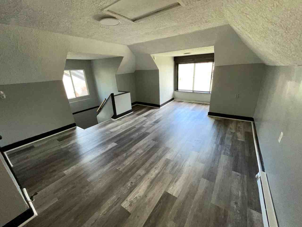 2804 Main St - Photo 5 of 24