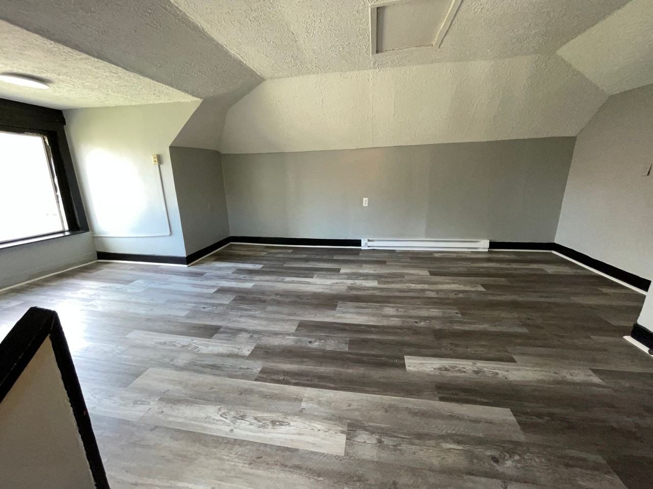 2804 Main St - Photo 6 of 24