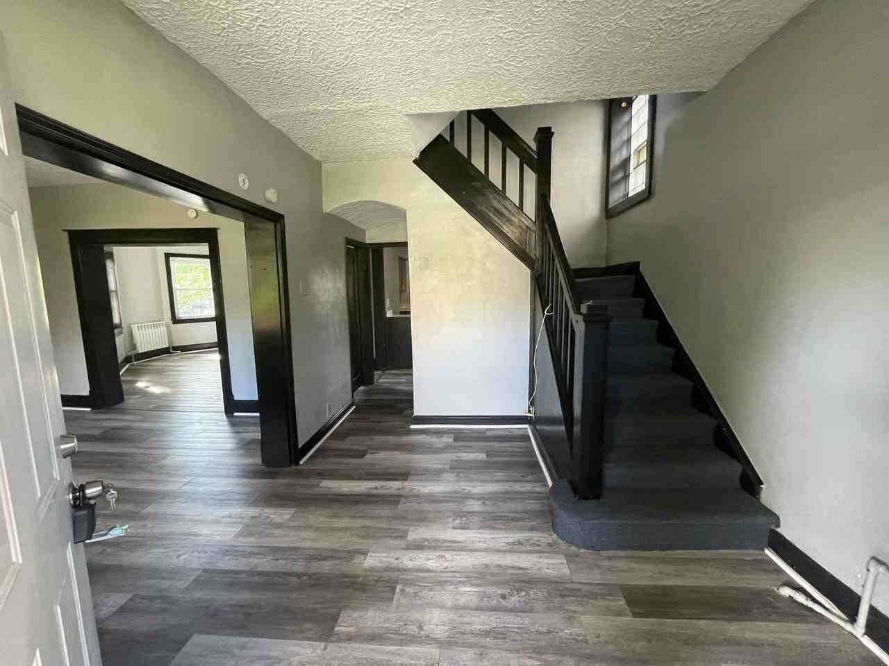 2804 Main St - Photo 4 of 24