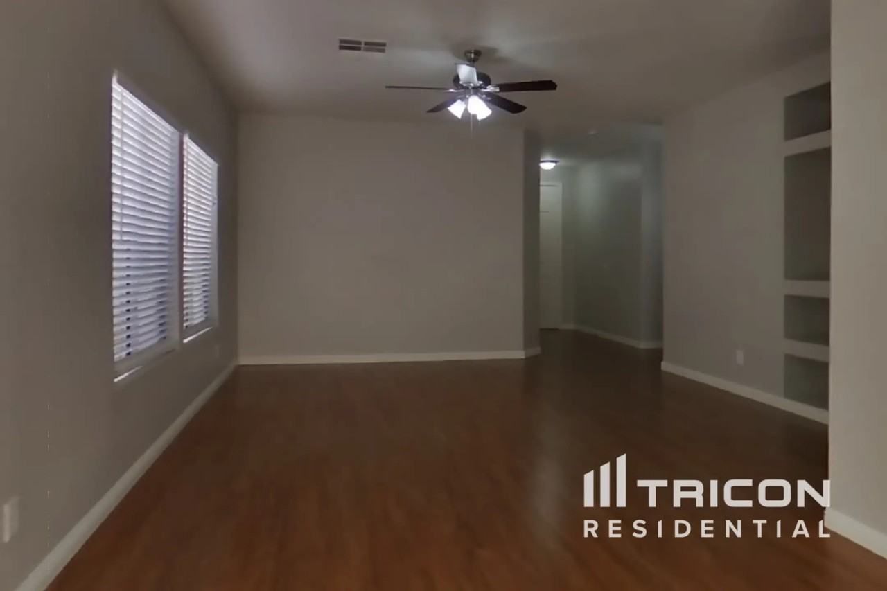 22230 22230 N 29th Drive Phoenix AZ - Photo 3 of 15