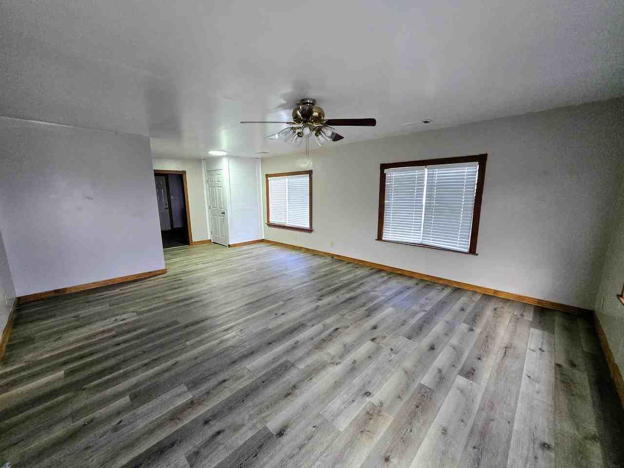 504 Holson Ave - Photo 3 of 13