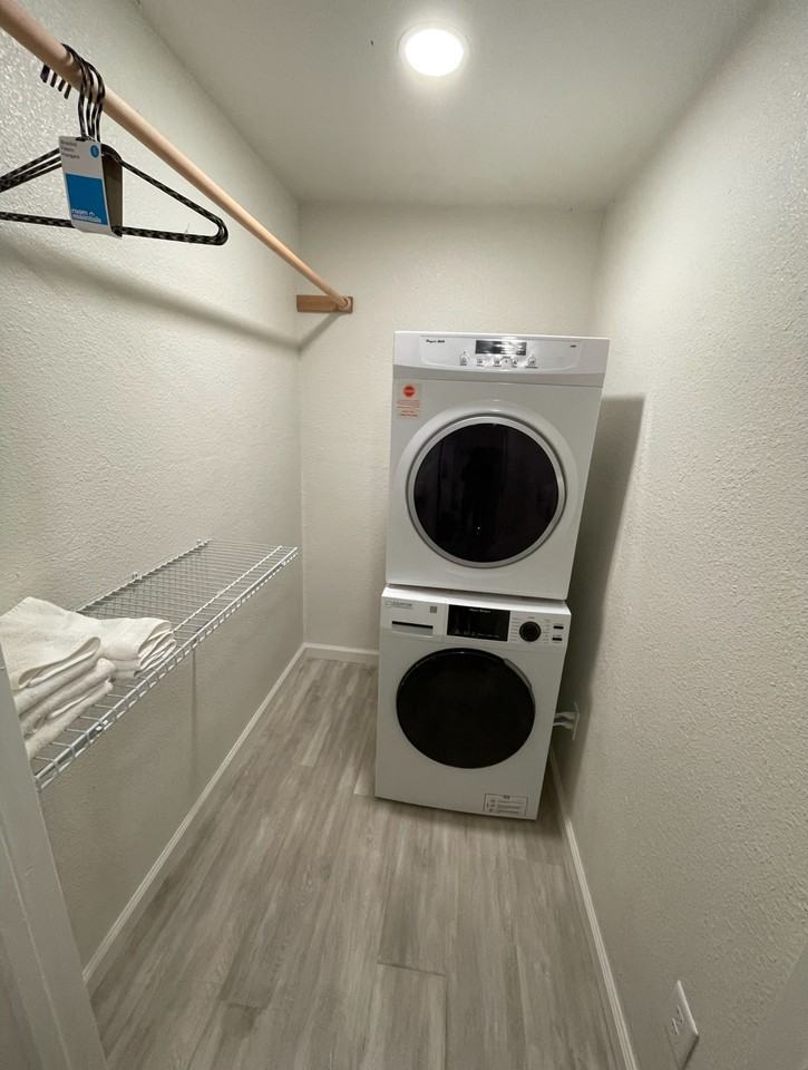 1122 Vernon St - Photo 3 of 5