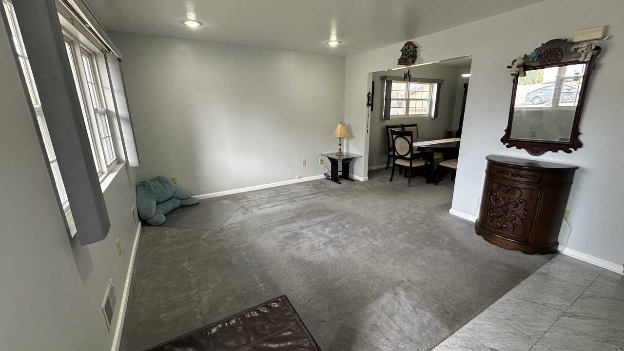 144 Amherst Ave - Photo 3 of 31
