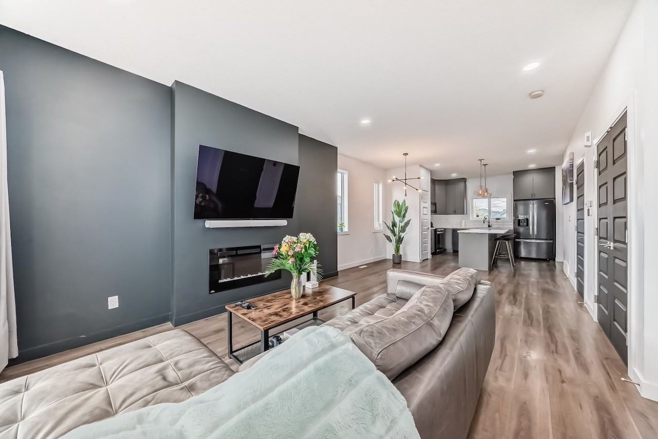 6156 176 Ave Nw - Photo 2 of 41