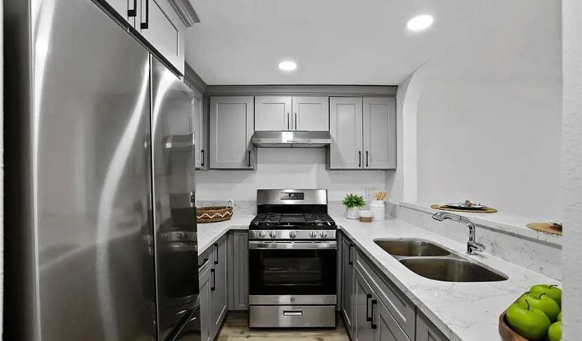 600 W 3Rd St - Photo 3 of 8