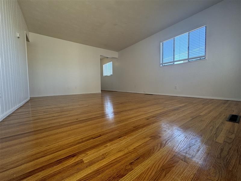 4600 Zuni Rd Se - Photo 6 of 17