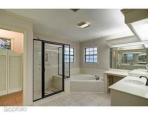 1000 Oakhaven Cir - Photo 2 of 5