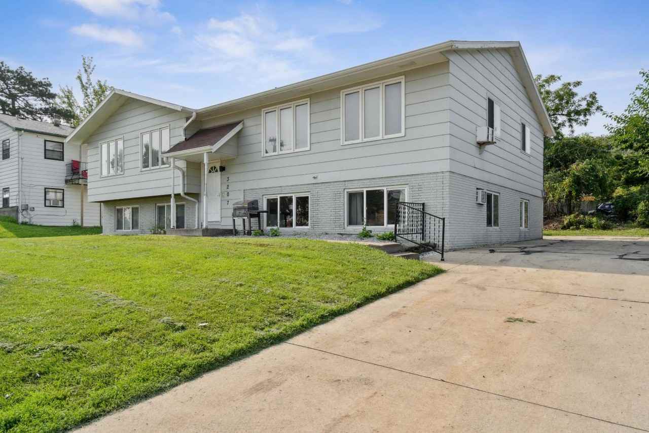 3207 Johnson Ave NW - Photo 2 of 6