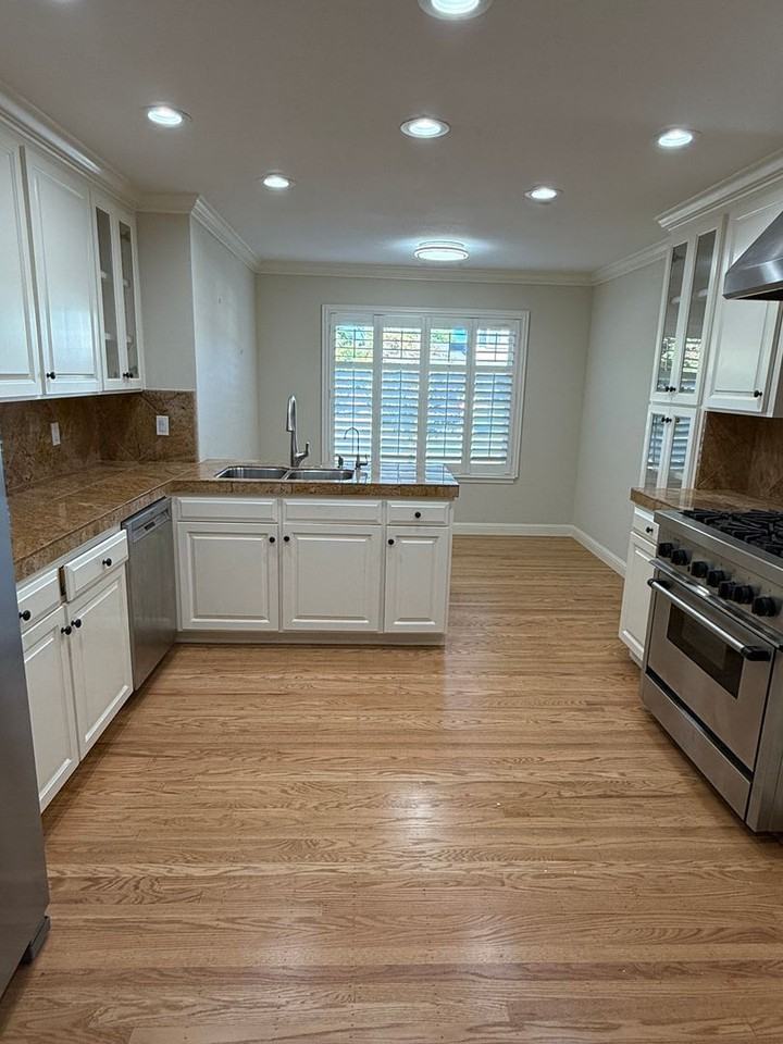 1062 Timbercrest Dr - Photo 2 of 28