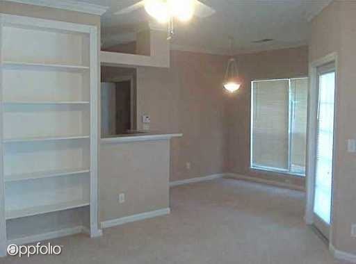 700 Daniel Ellis Dr - Photo 2 of 18
