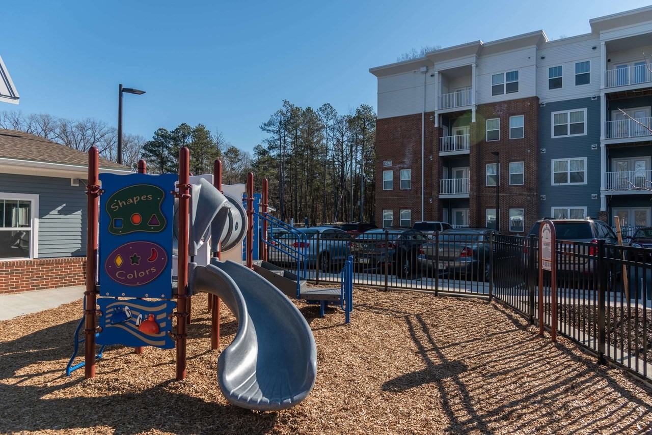 Alexander at 1090 - Photo 4 of 35