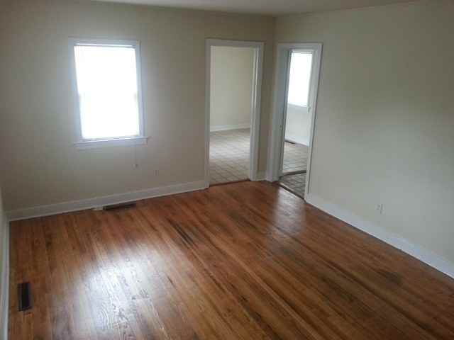 122 Green Acres Ave - Photo 2 of 4