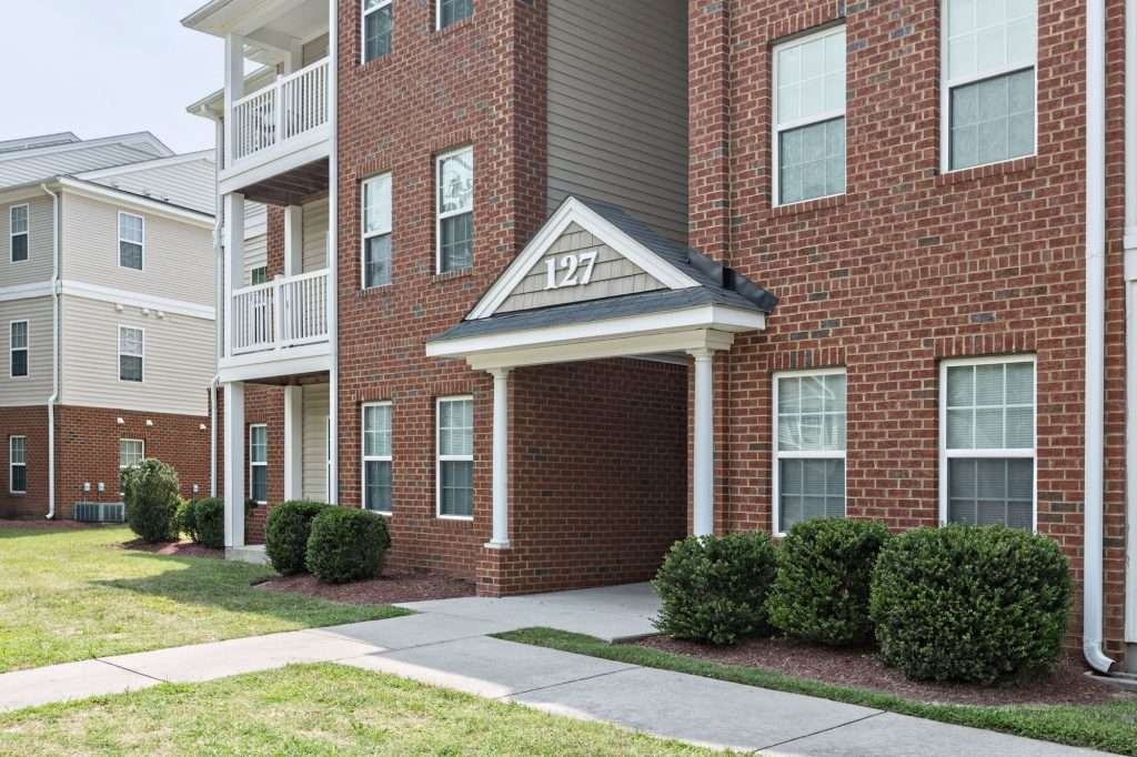 Belle Hall Apartments - Photo 4 of 23