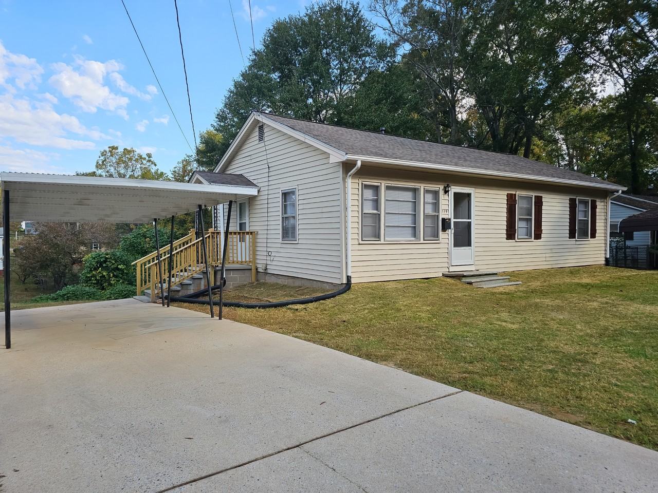 119 Cypress Dr - Photo 2 of 13