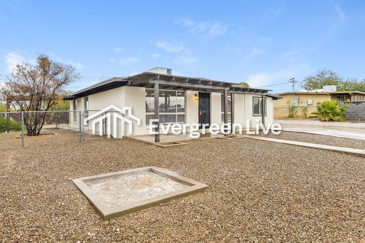 740 W Calle Colado - Photo 3 of 21