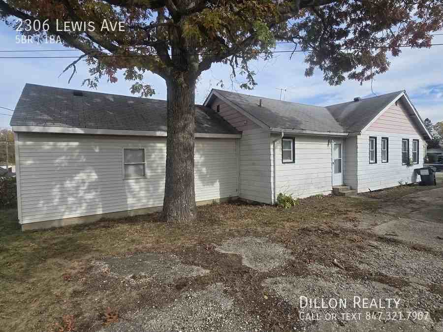 2306 Lewis Ave - Photo 2 of 10