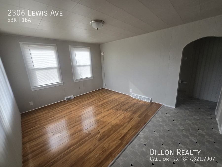 2306 Lewis Ave - Photo 3 of 10