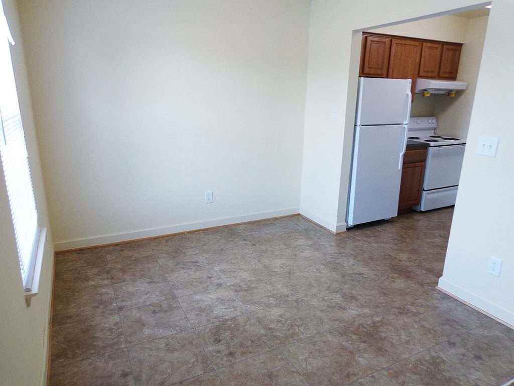 Campostella Commons - Photo 6 of 20