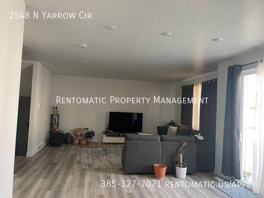 2548 N Yarrow Cir - Photo 6 of 32