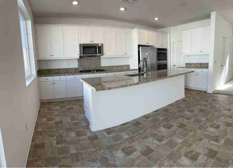 1716 Mardi Gras Ln - Photo 3 of 12