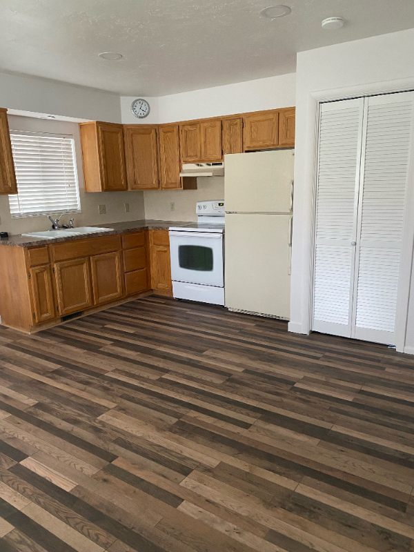 275 E Pennsylvania Dr - Photo 2 of 12