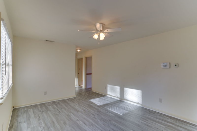 305 Tabbs Ln - Photo 2 of 5