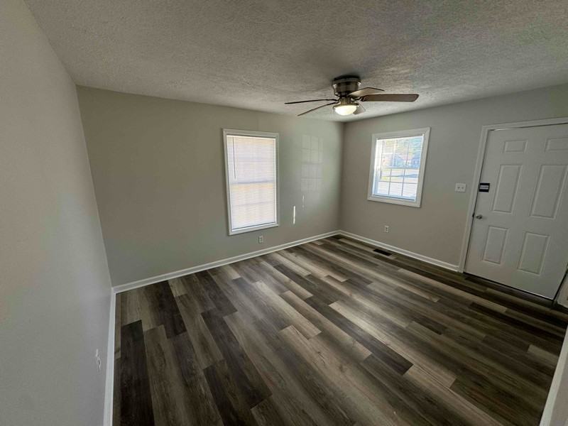 1003 W Whitney Ave - Photo 2 of 10