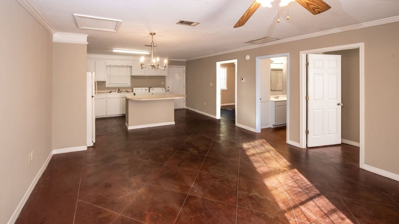 Emerald Village Apartment Homes - Photo 3 of 12