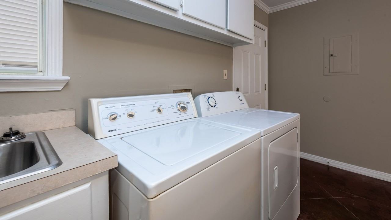 Emerald Village Apartment Homes - Photo 7 of 12