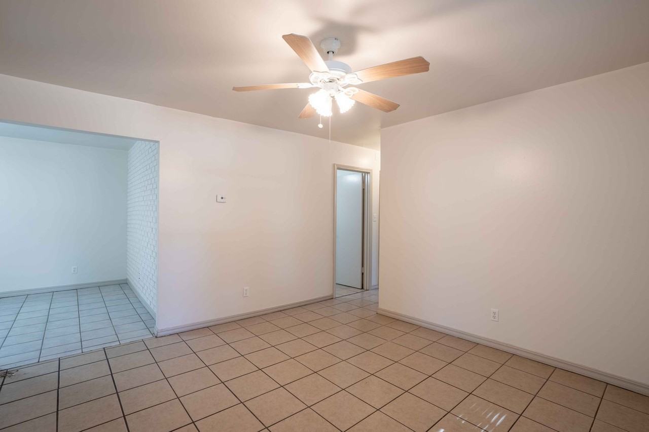 608 E Center St - Photo 3 of 18