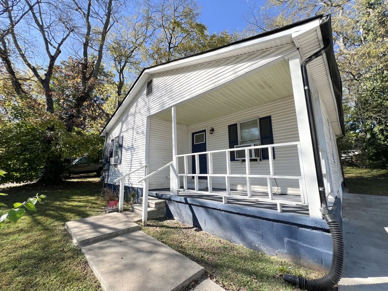1139 Main St - Photo 2 of 19