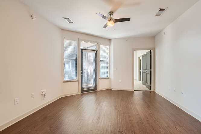 West 46th Apartments - Photo 4 of 32