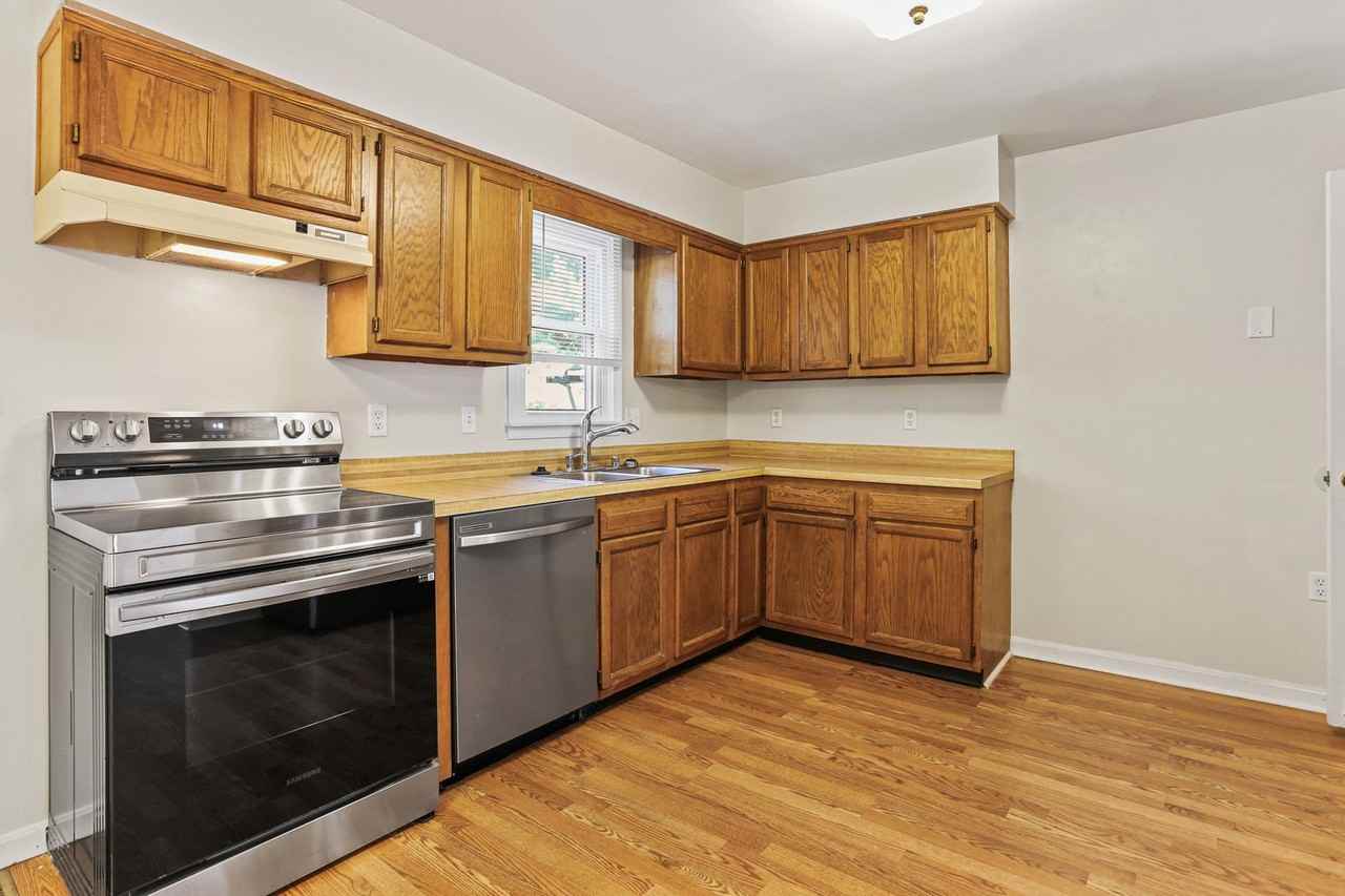 412 Windy Knoll Dr - Photo 3 of 19