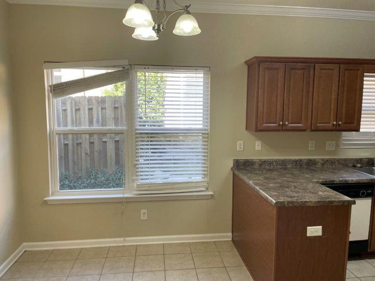 272 Oxmoor Pl - Photo 5 of 24