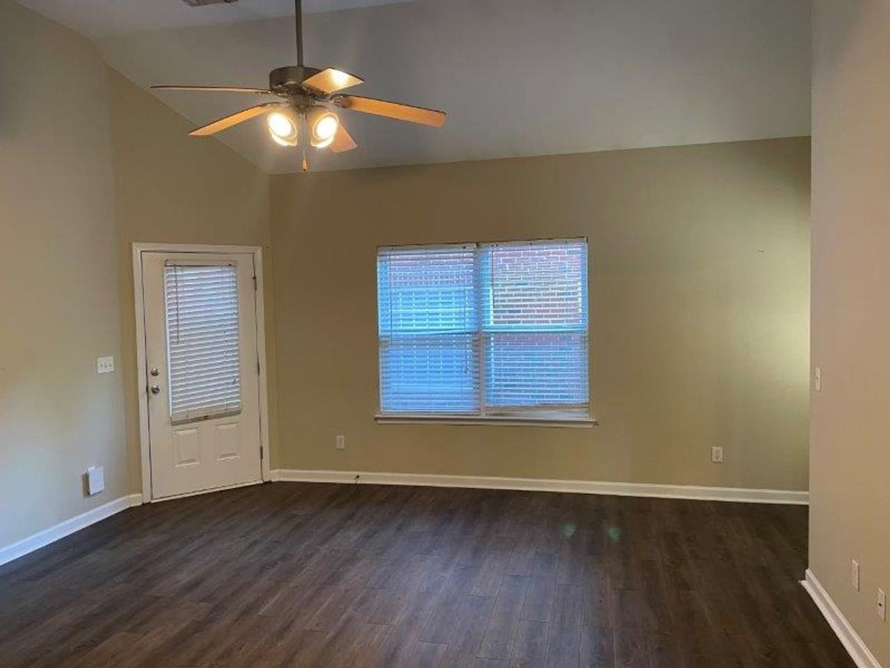 272 Oxmoor Pl - Photo 6 of 24