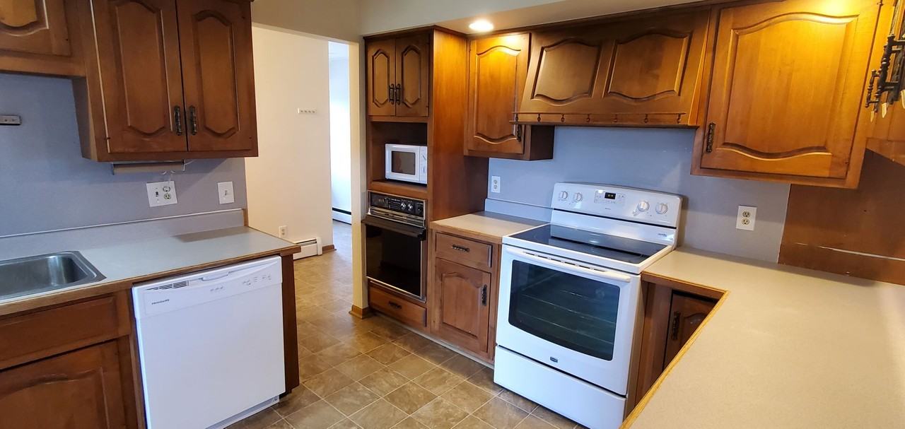 12586 Center Rd - Photo 3 of 17