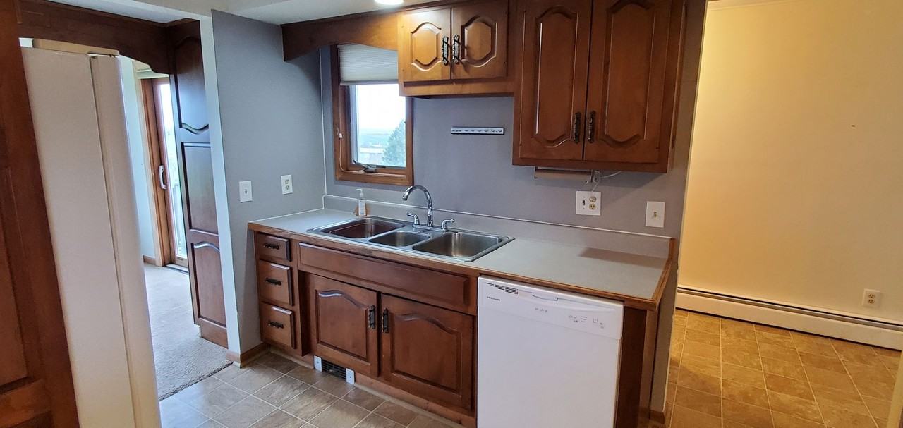 12586 Center Rd - Photo 4 of 17