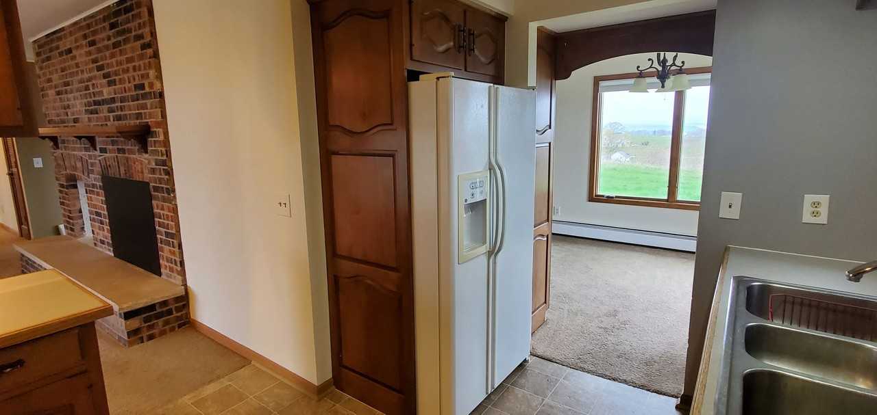 12586 Center Rd - Photo 5 of 17