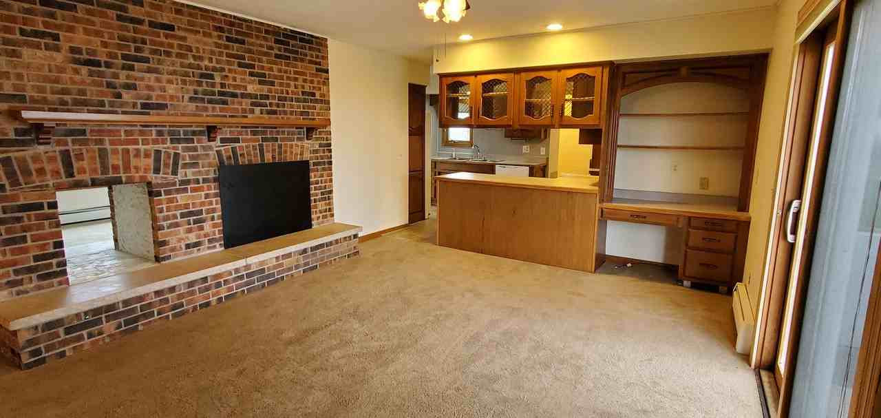 12586 Center Rd - Photo 7 of 17