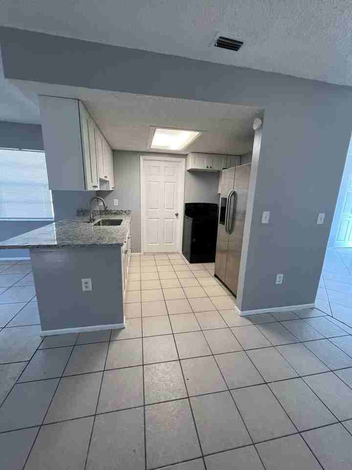 5031 Lillilea Ln - Photo 3 of 12