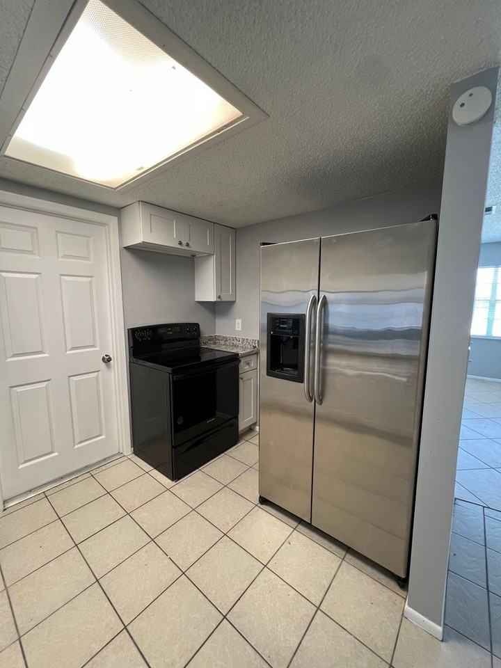 5031 Lillilea Ln - Photo 4 of 12