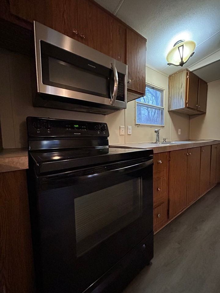 705 Williamsburg Dr - Photo 2 of 5