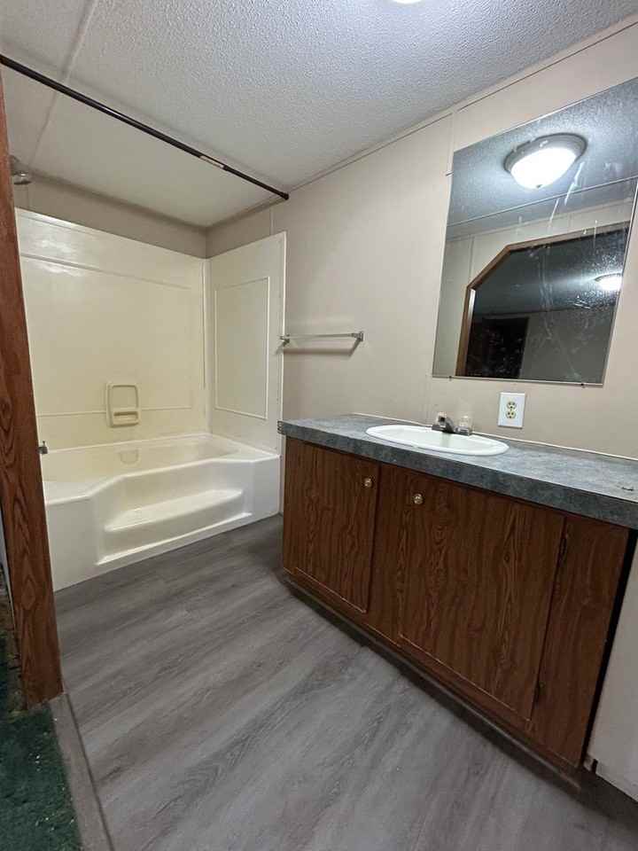 705 Williamsburg Dr - Photo 3 of 5