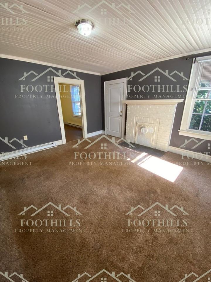 708 Crescent Dr - Photo 3 of 15